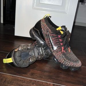 Womens Nike Air Vapor Max, flyknit 3. Size 8.5. Gently used.